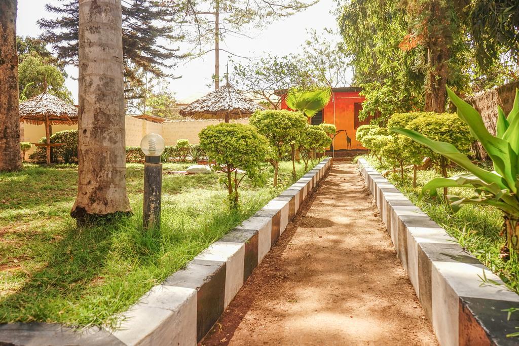 מושי The Secret Garden Hotel מראה חיצוני תמונה
