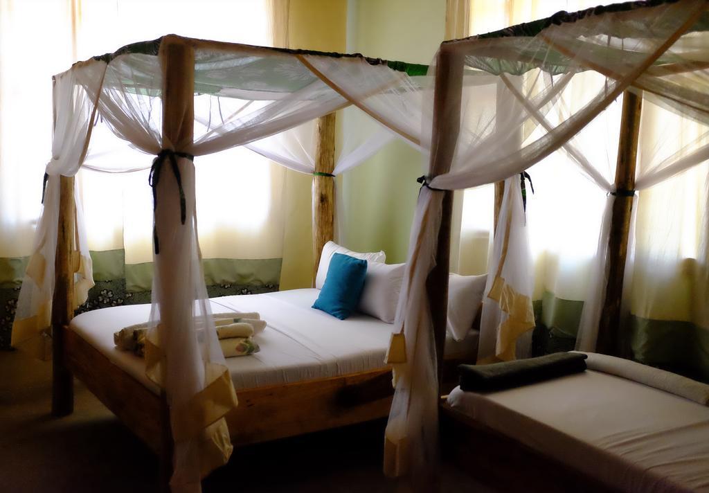 מושי The Secret Garden Hotel מראה חיצוני תמונה