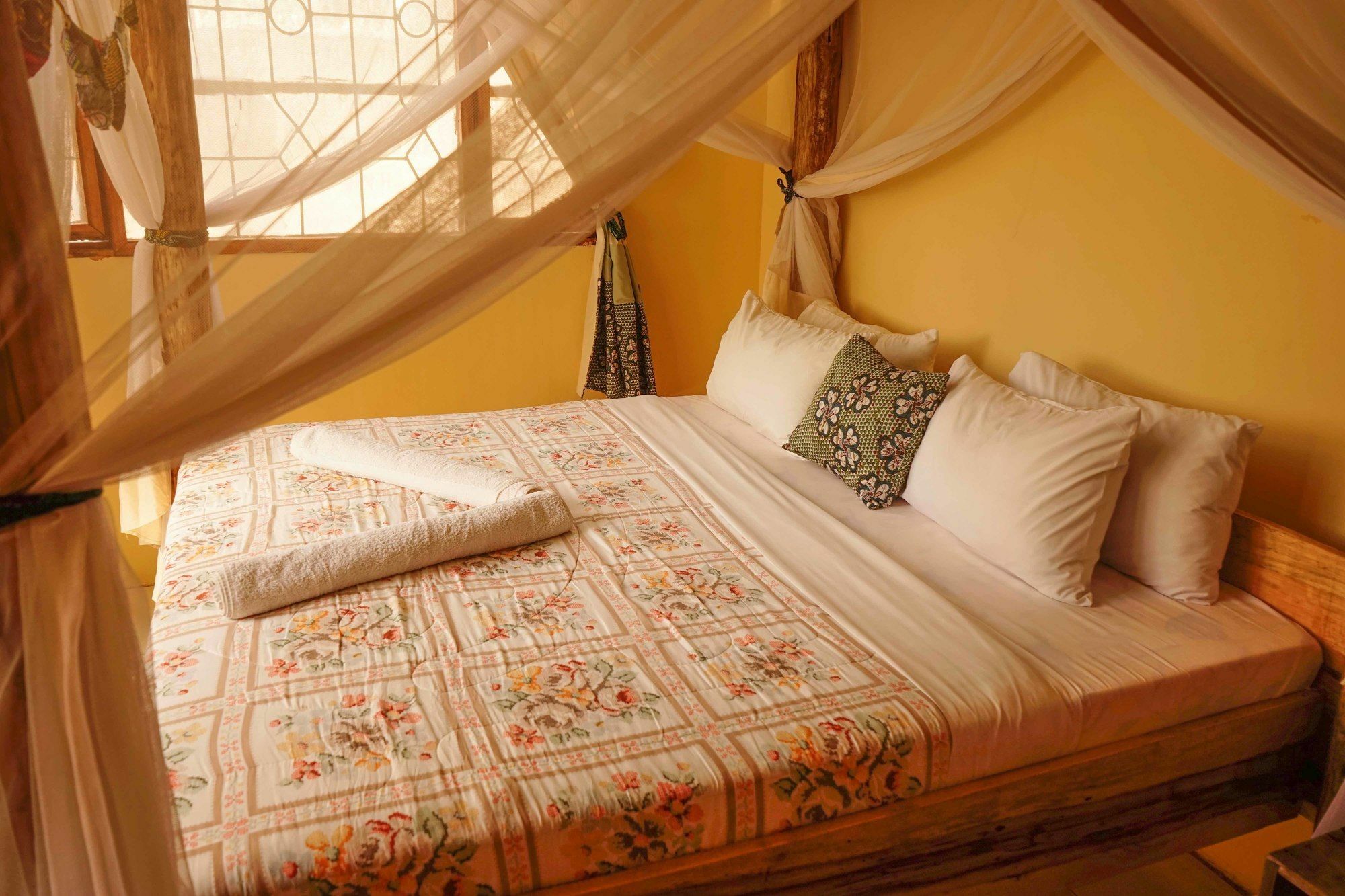 מושי The Secret Garden Hotel מראה חיצוני תמונה